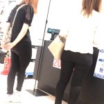 [Mature woman's ass & daughter's ass] The shape of the ass is [...]