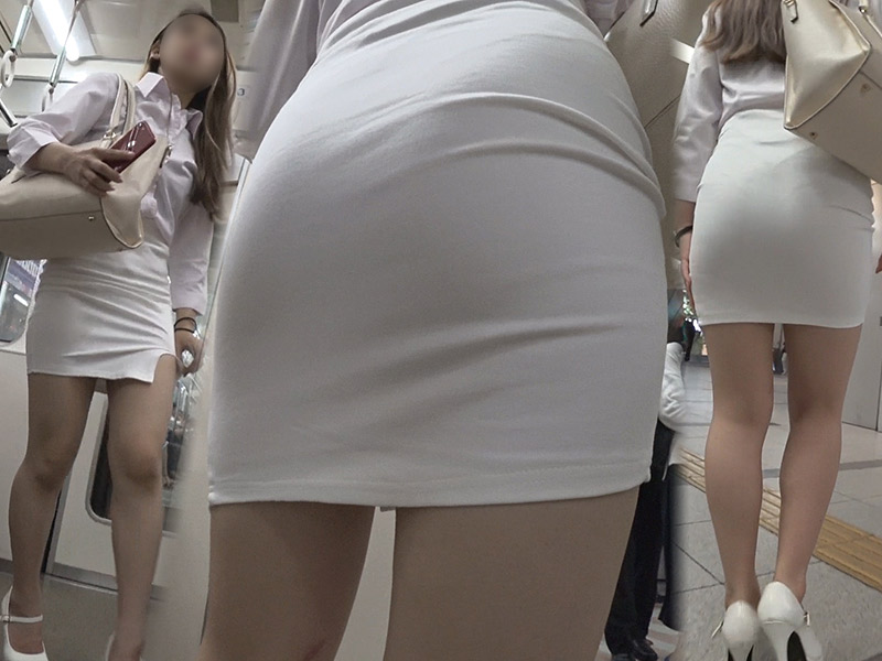 【特福錞格】【フルHD 高画質】ミニスカギャルの純白パンチラ！『お姉さん、マン毛ハミでてますよｗ』