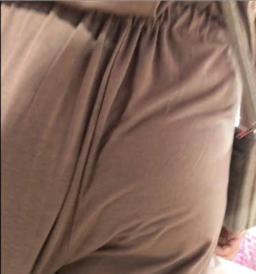 [Gal butt x 2] Beige all-in-one prep butt sways from side to side [...]