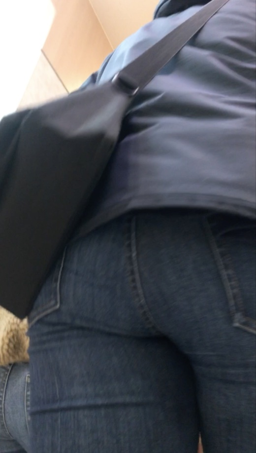 [Mature woman's ass] How about a big butt oyakodon? "Four" butt [...]